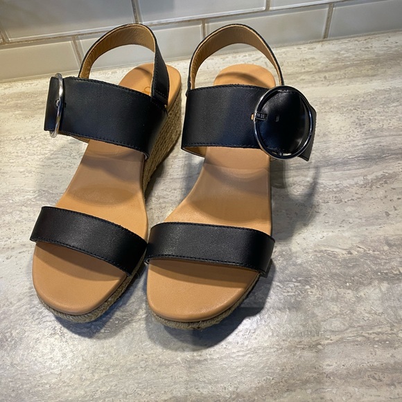 Sz38(7.5)⭐️NWT UGG Navee Black Leather Wedge Espadrille Sandals - Picture 6 of 10